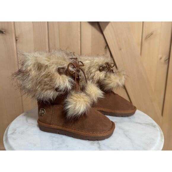 Michael Kors | Alyona-T MK Girls Pom Pom Fur Bootie | Toddler Size 7 - Picture 1 of 9